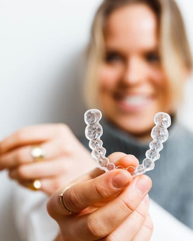 Invisalign pris - Hvad koster det at få bøjle på?